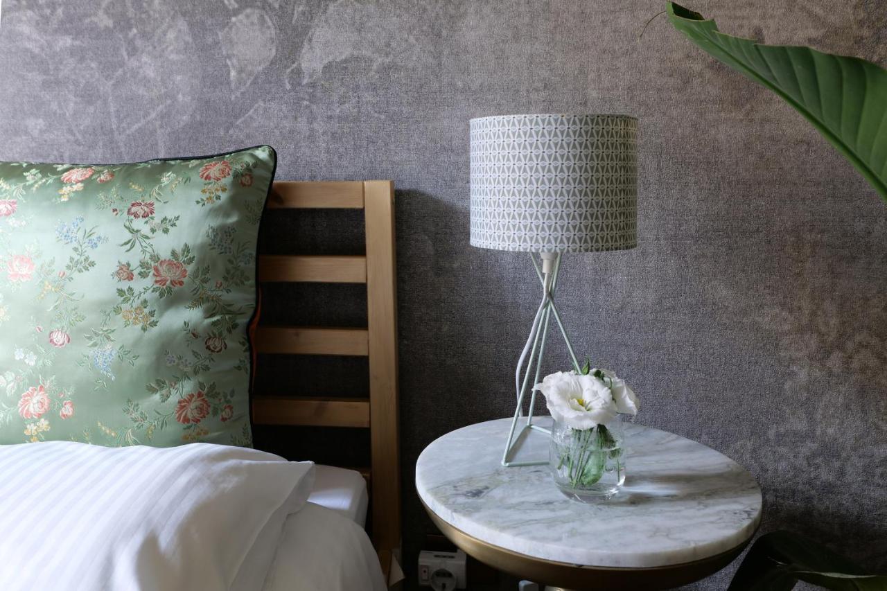 House Of Frames Bed & Breakfast Милано Екстериор снимка