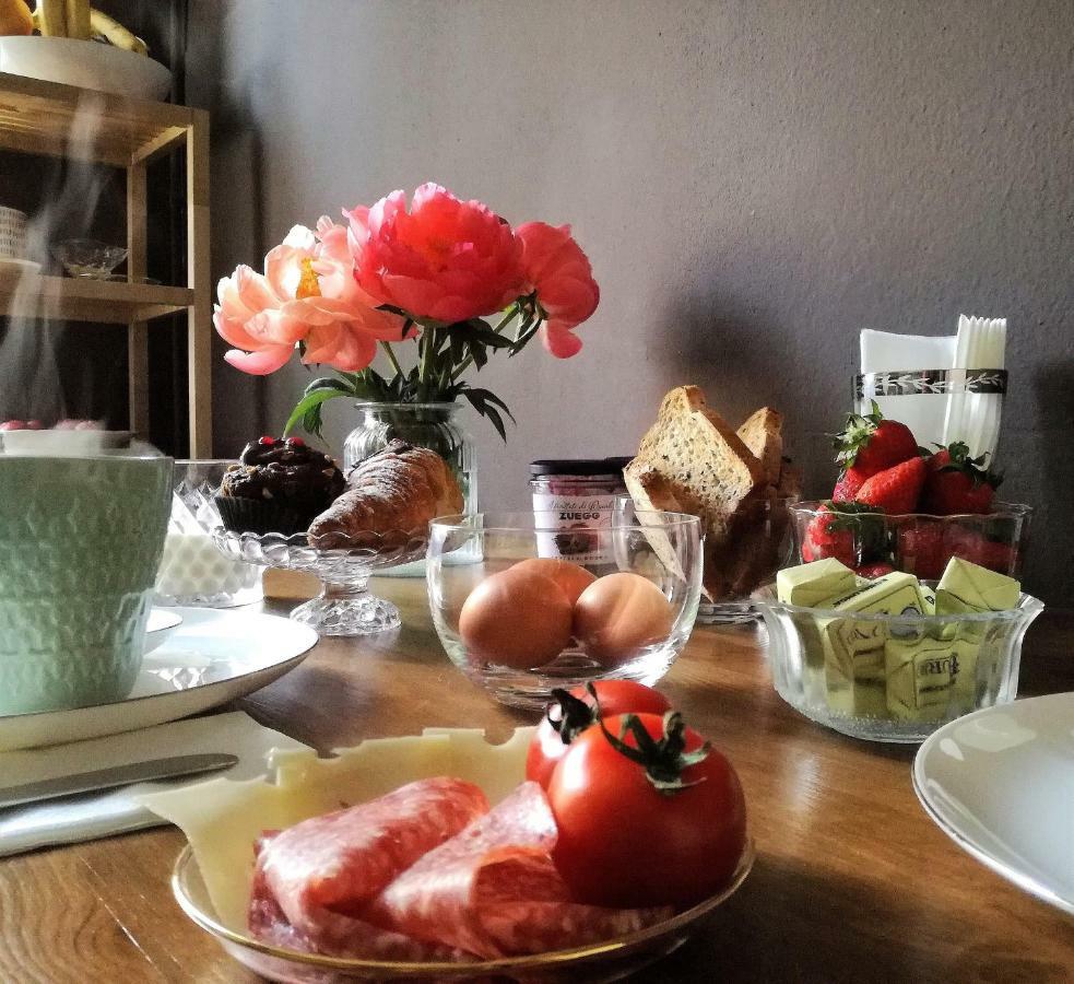House Of Frames Bed & Breakfast Милано Екстериор снимка